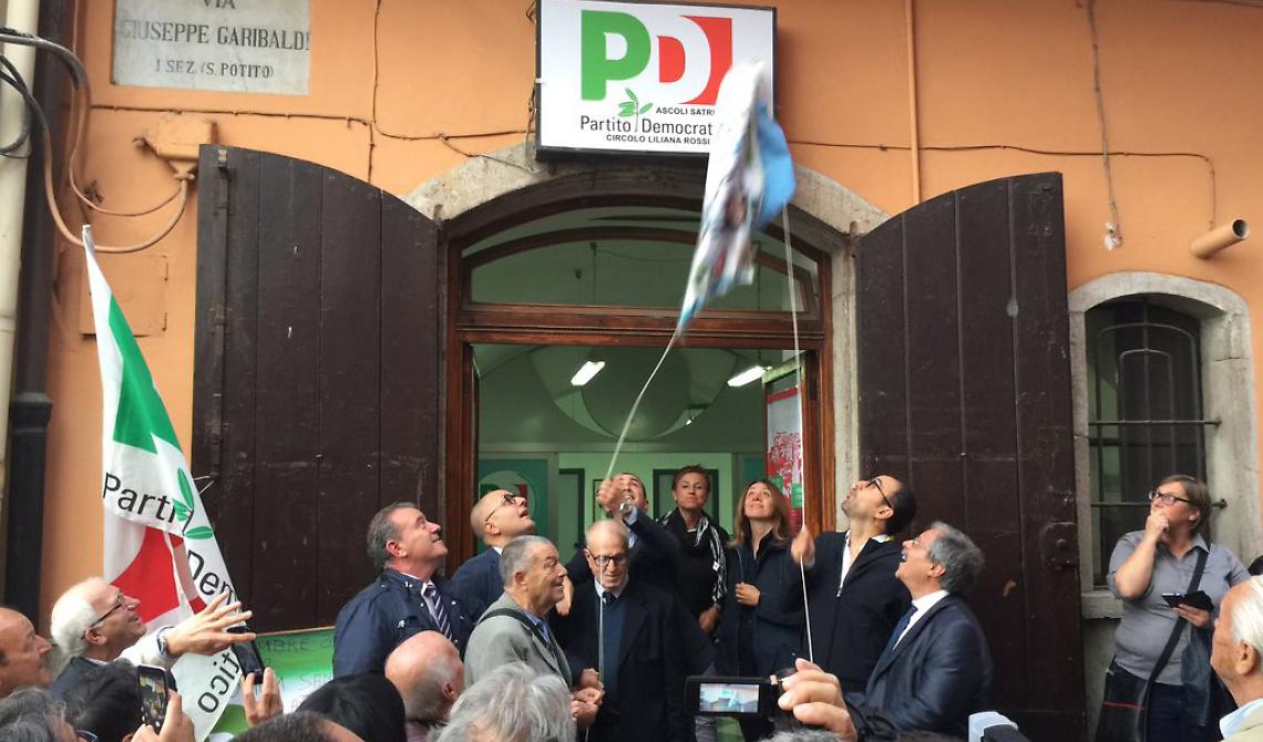 Ascoli, ecco la nuova sede del Pd. Piemontese: «Nel nome di Liliana, bandiera di Libertà»