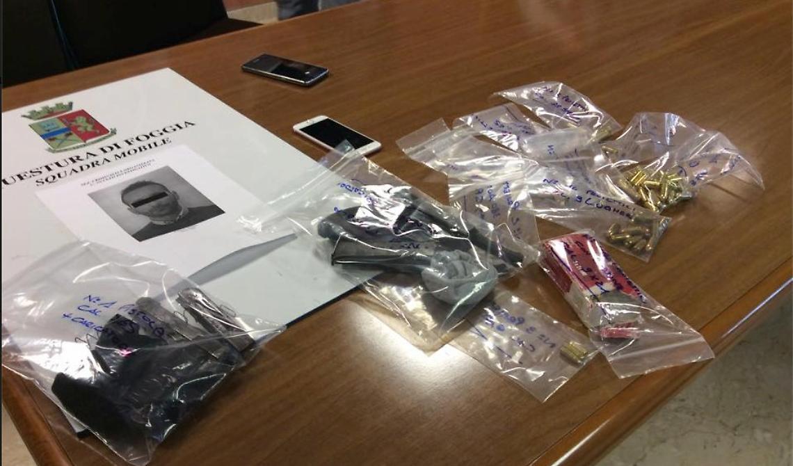Armi e droga della malavita nascoste in una cantina: arrestato un "soldato di un corpo speciale”