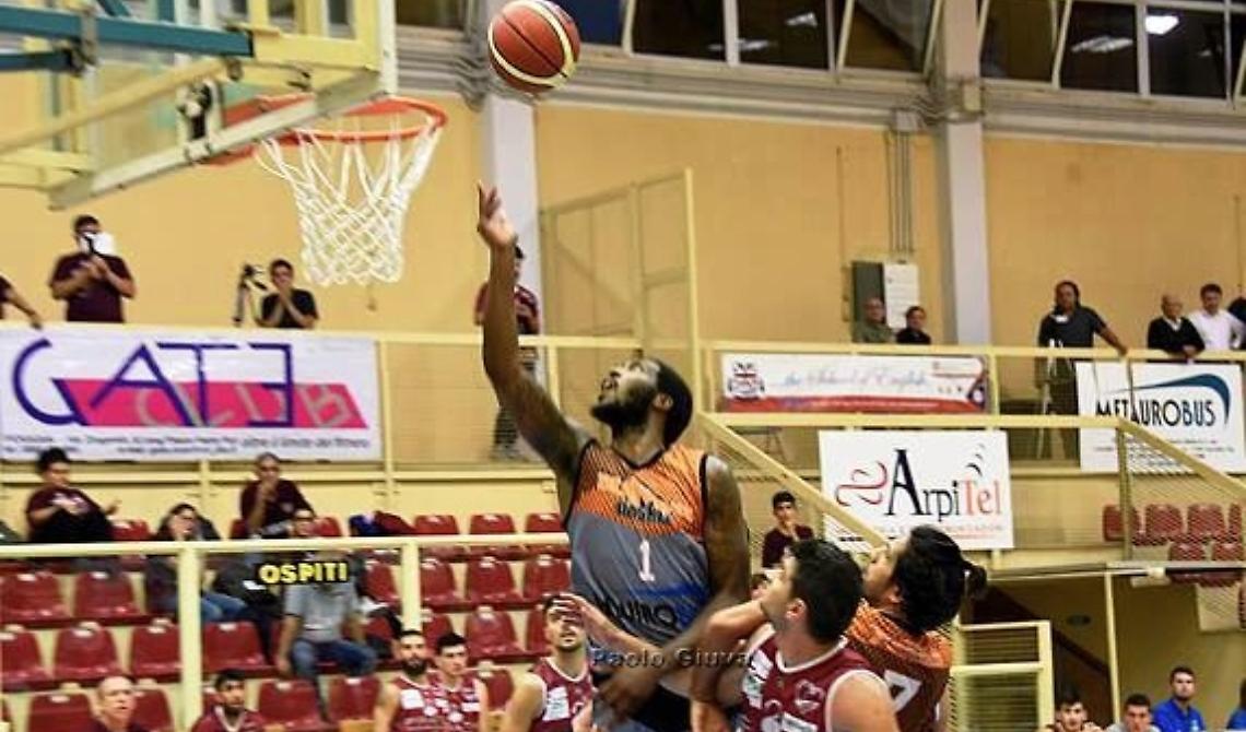 La Diamond Foggia espugna il parquet di Castellaneta dopo un over time: 79-81 il finale.