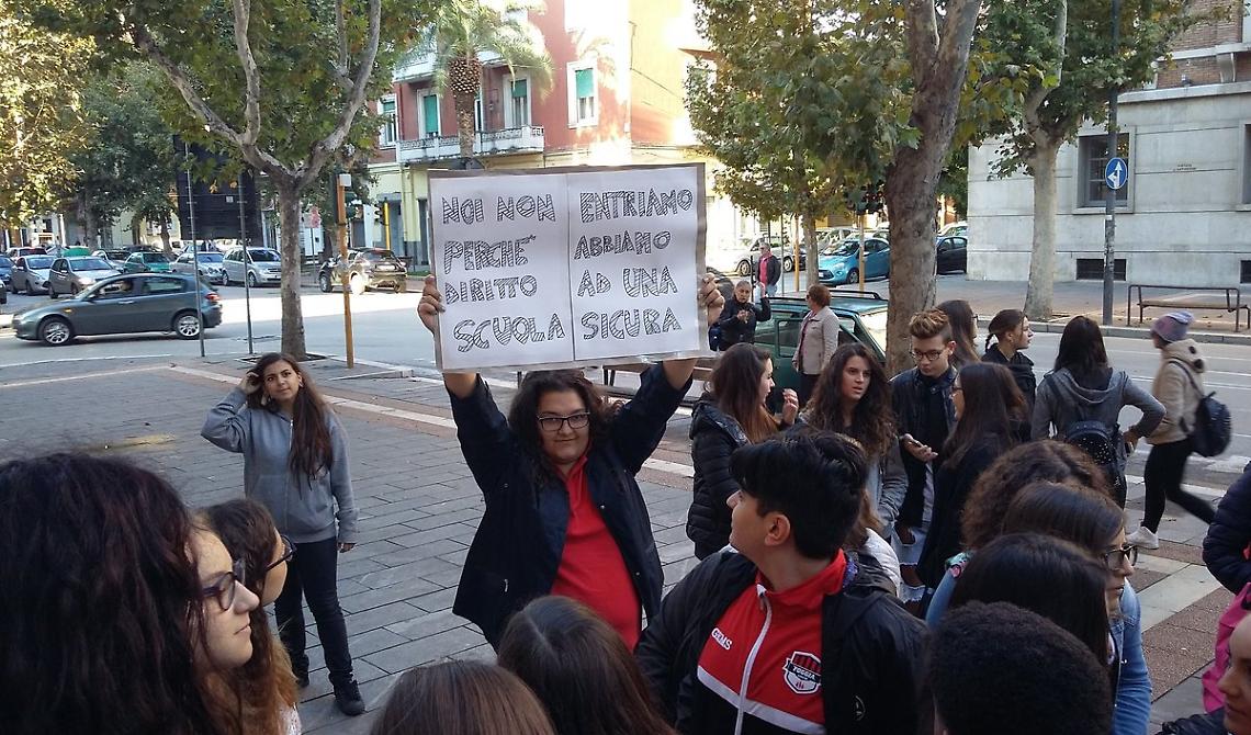 Foggia, da lunedì scuole superiori a rischio sicurezza: la Provincia "gioca sporco"