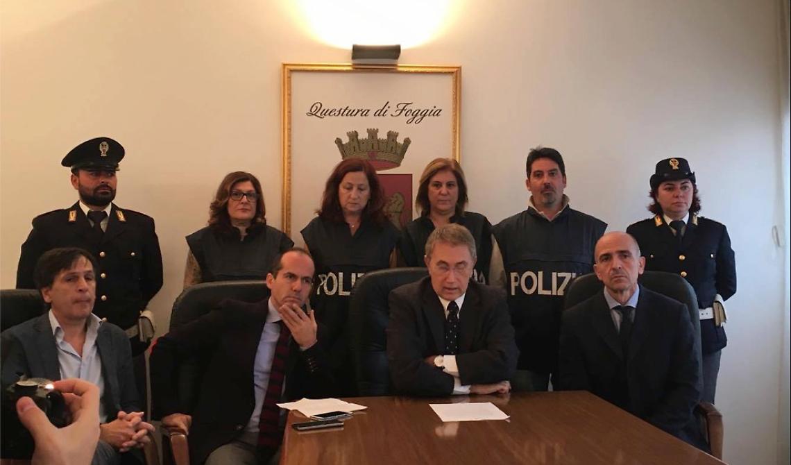Quando il lupo cattivo ha solo 21 anni: così "attirava" le ragazzine