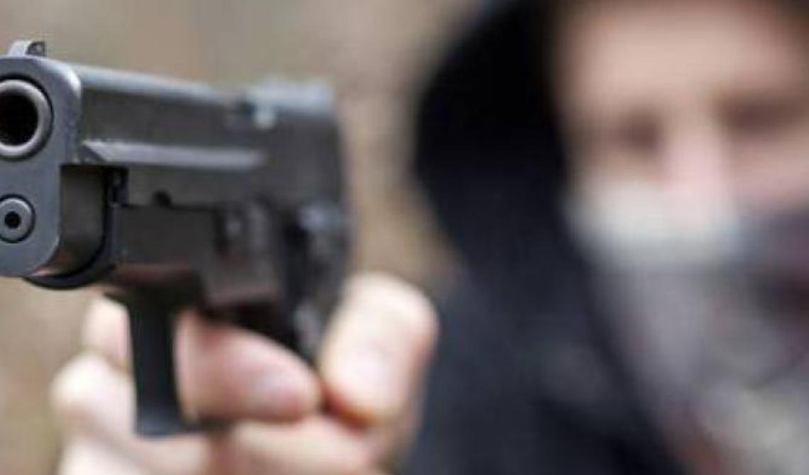 Foggia, viale di Vittorio: preleva denaro da bancomat ma viene rapinato