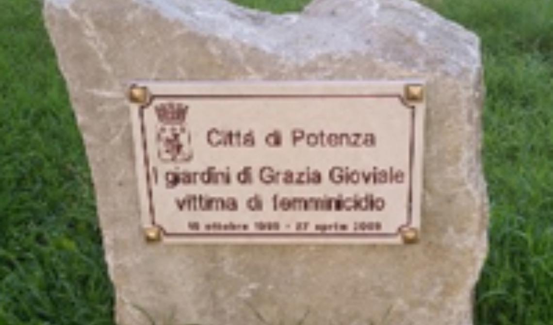 E' la nostra dignità a morire ogni volta che muore una donna 
