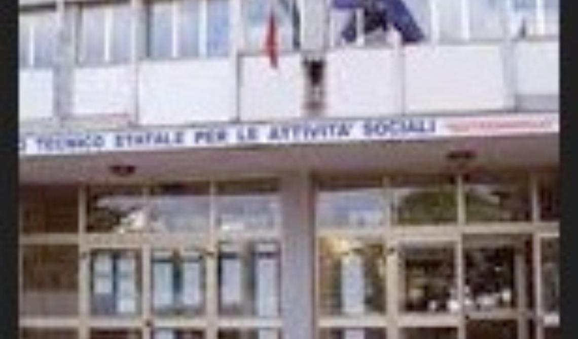 Vandali in azione all'Istituto Tecnico "Orazio Notarangelo"