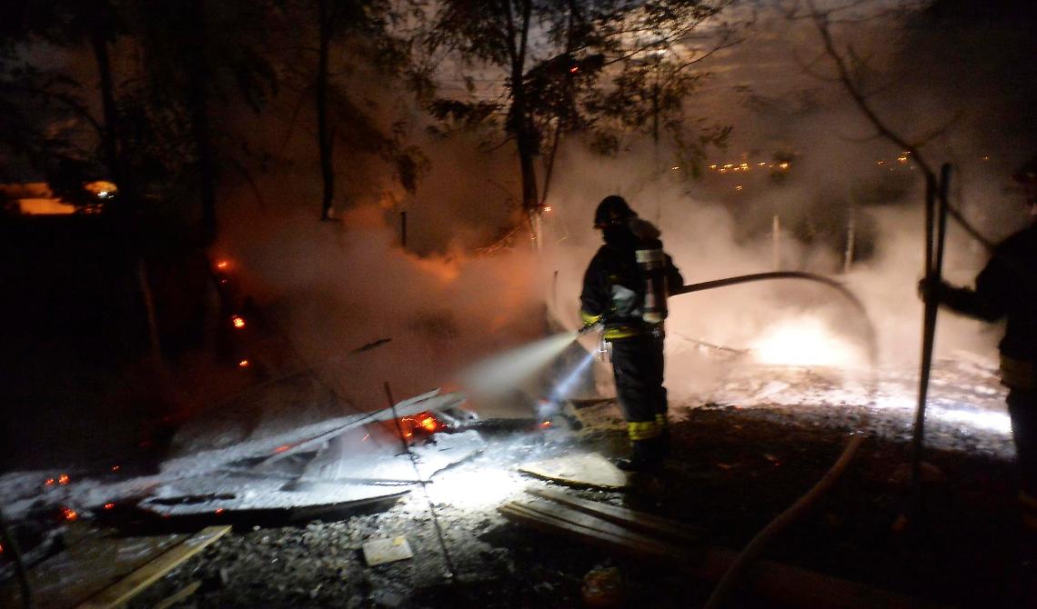 Incendio Ghetto dei Bulgari: si teme possano esserci vittime