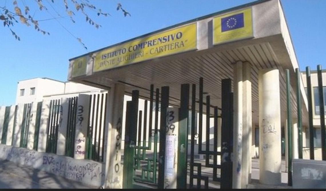 Foggia, vandali in azione all'Istituto Dante Alighieri 