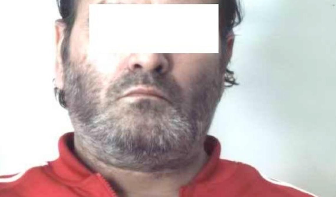 Eroina in una credenza della cucina: arrestato noto spacciatore del Cep