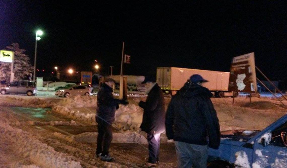 Neve, bloccato il casello autostradale di Candela