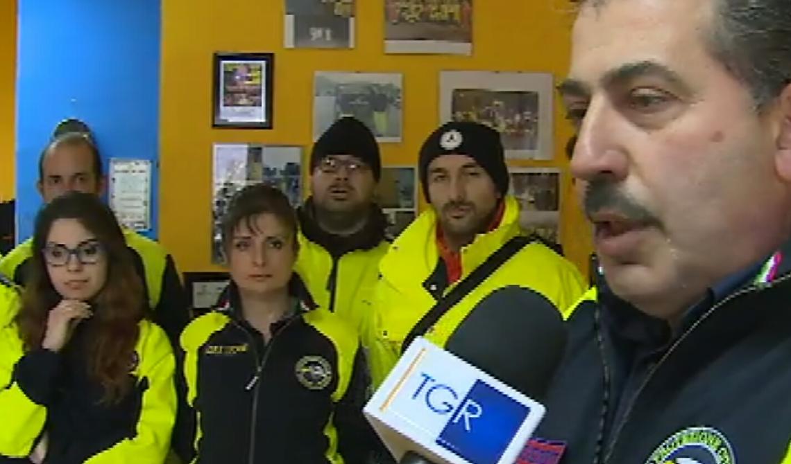 Gli eroi della protezione civile Aquile lucane portano la corrente ai terremotati