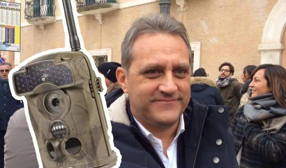 Candela, il sindaco Gatta dà la caccia agli sporcaccioni con le fototrappole