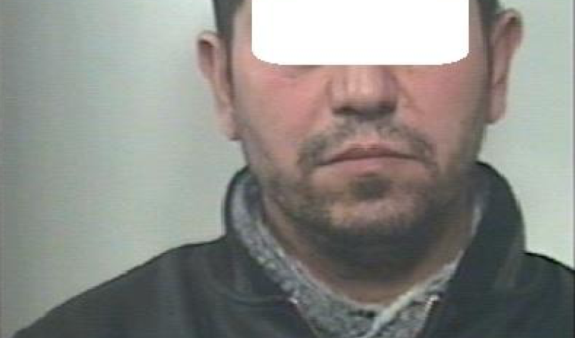 Assoldava braccianti e li riduceva in veri e propri "schiavi" arrestato rumeno 