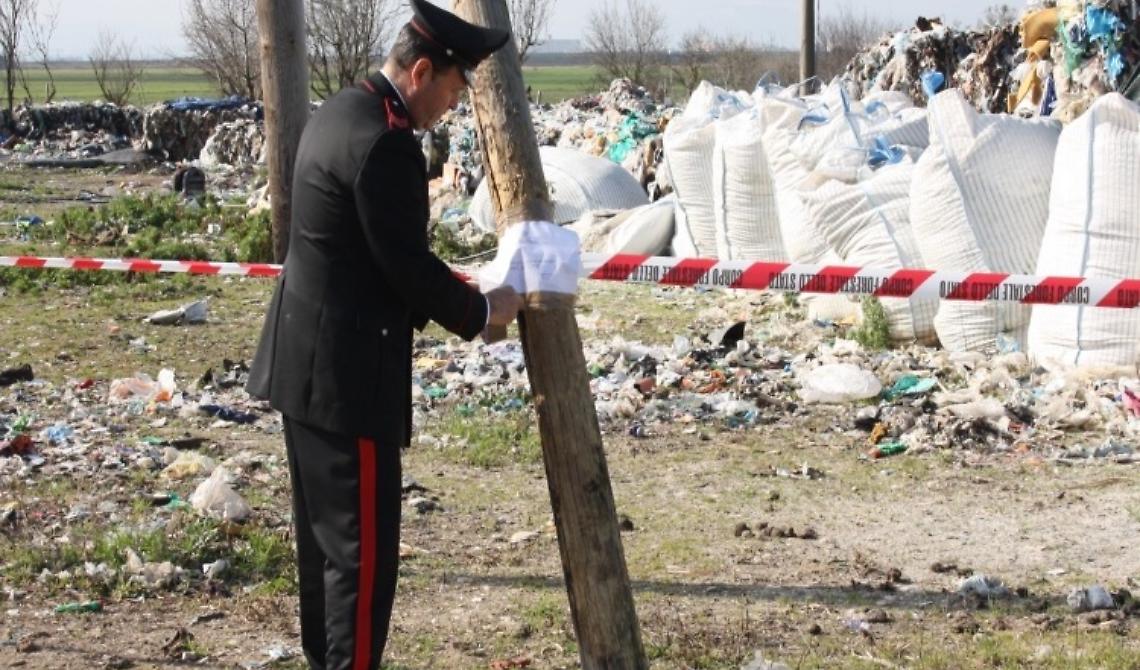 Foggia, in periferia una discarica a cielo aperto: sequestrata