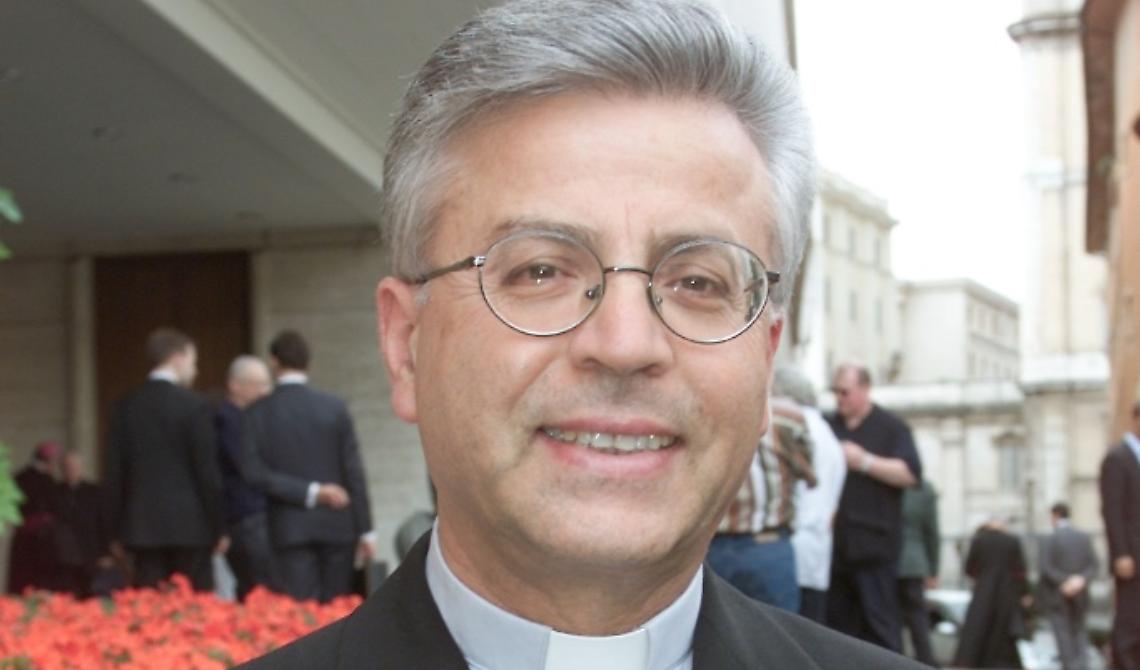 E il vescovo abolisce padrini e madrine per battesimi e cresime