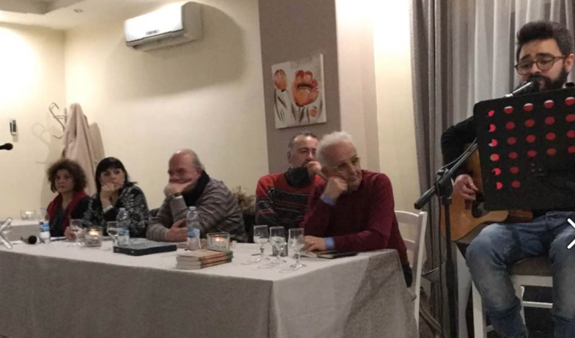 "Cedi la strada agli alberi", la poesia "orizzontale" di Franco Arminio