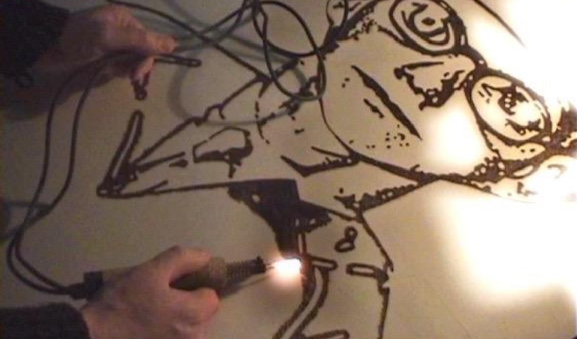 Al Mad Mall di Mattinata si disegna col fuoco