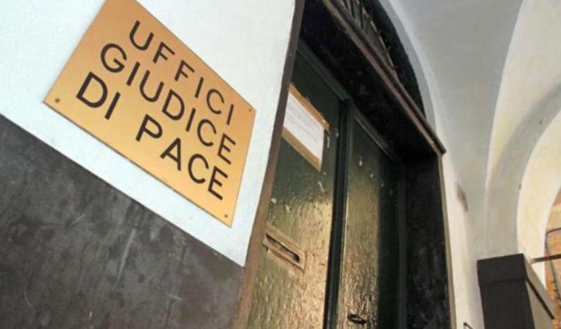 Bella, l'Ufficio del Giudice di pace scivola sul web
