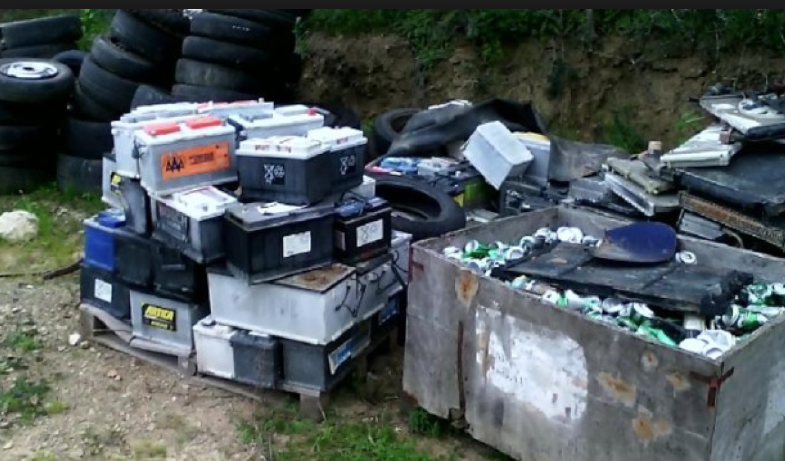 Foggia, maxi sequestro di batterie per auto illegali