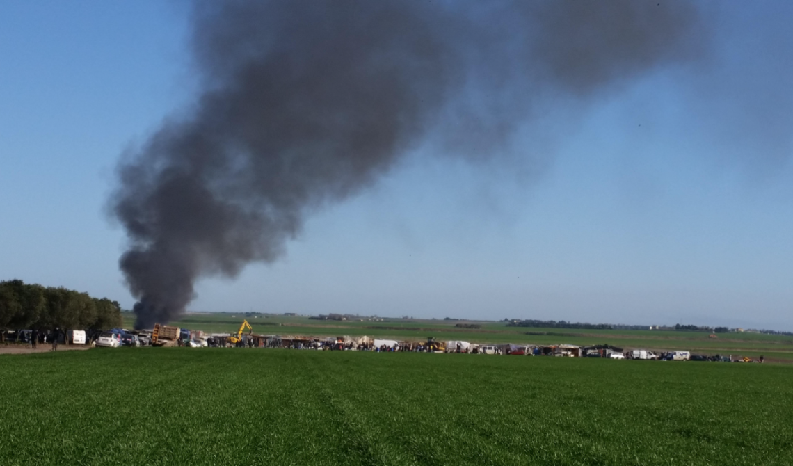 Emergenza Gran Ghetto:  migranti danno fuoco alle ultime baracche
