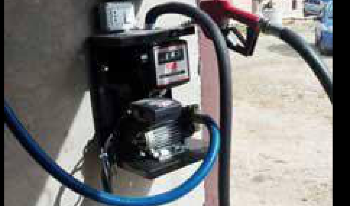 Quattromila litri di gasolio agevolato stipati in un garage: denunciato camionista 