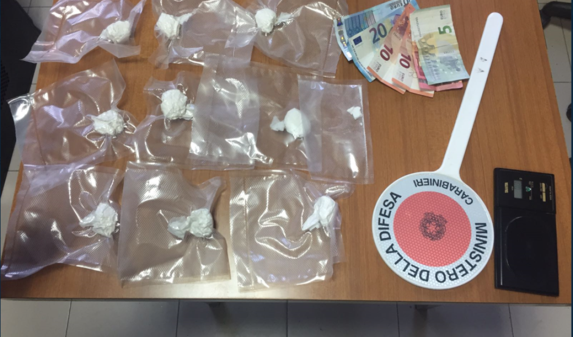 Cocaina sotto il tappetino dell'auto: denunciata coppia di Ariano Irpino