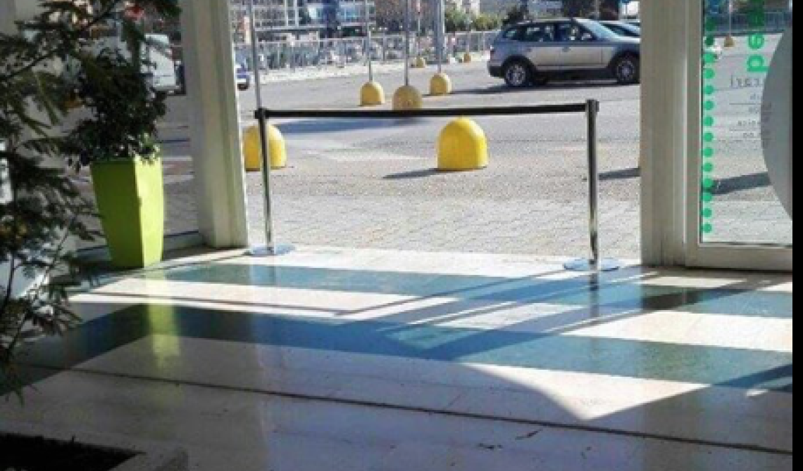 Centro commerciale "La Mongolfiera": spaccata al negozio "Game One"