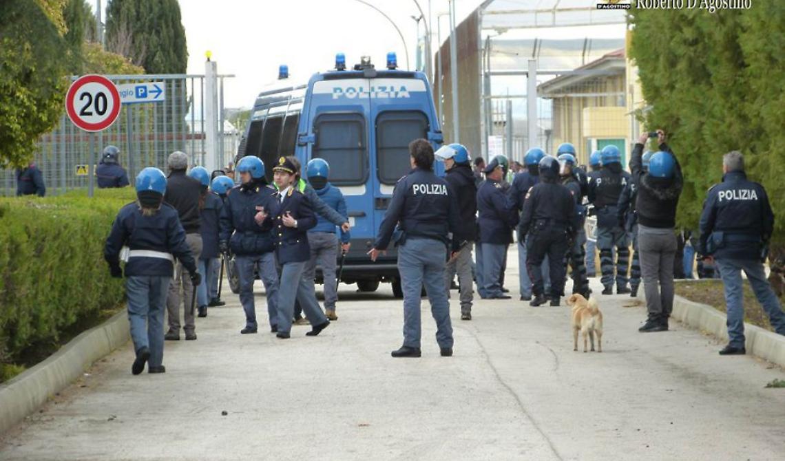 Cara Borgo Mezzanone, blitz della Polizia di Stato: venti arresti