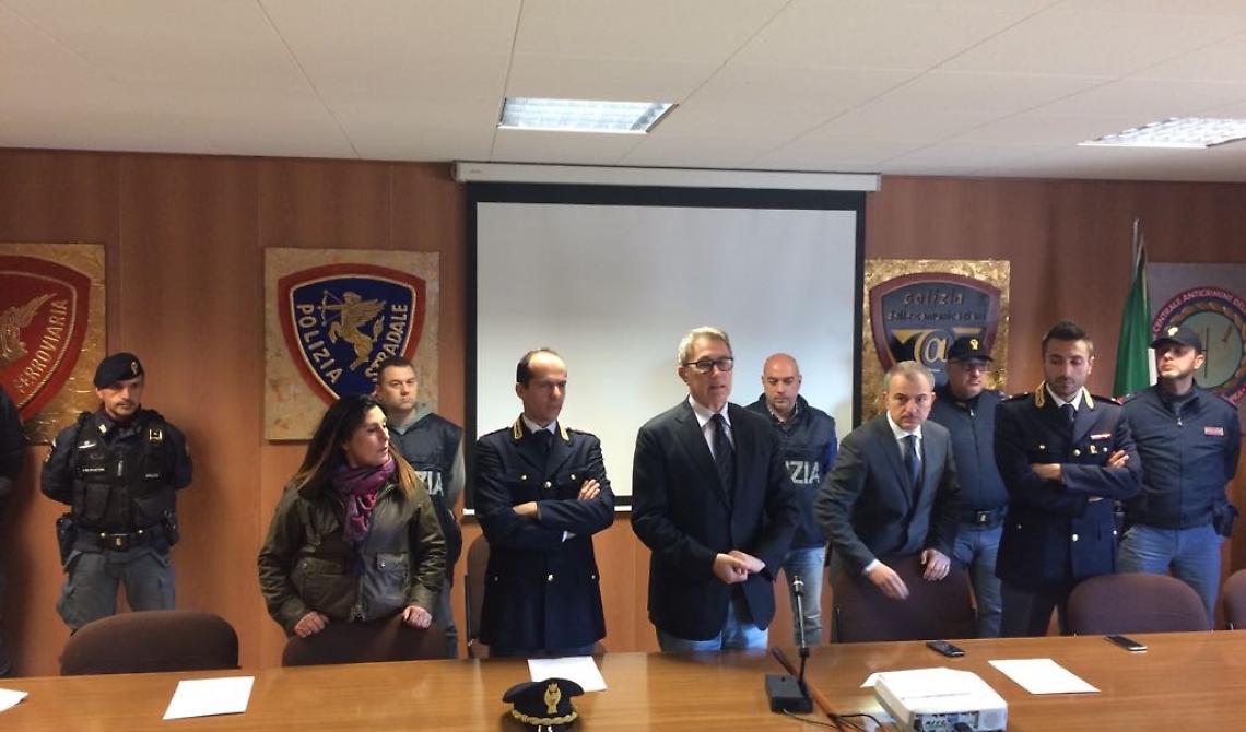 Pericolosa rivolta al Cara di Borgo Mezzanone: 17 migranti in manette