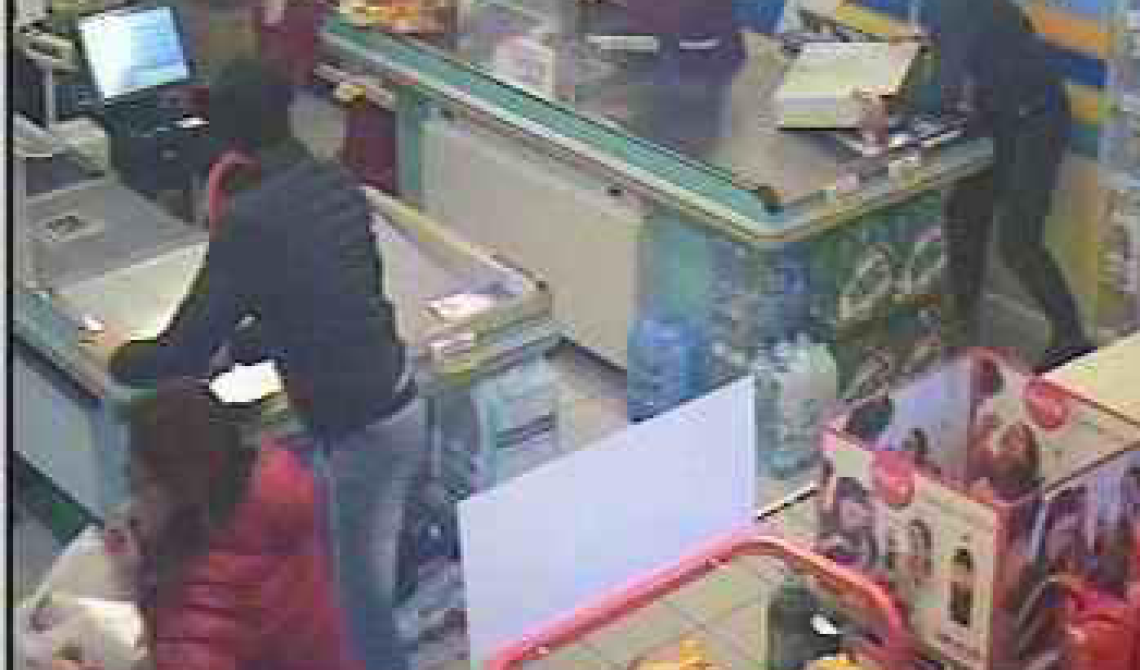 Stornarella, armato di pugnale fa irruzione nel supermercato Convì: arrestati rapinatore e il suo complice 