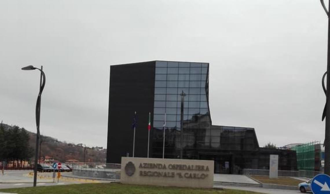 Parcheggi ghiacciati al "San Carlo", Fials: "A rischo l'incolumità degli utenti"