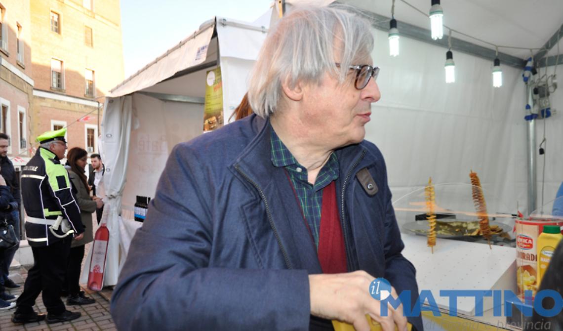 «La Fase 2 di Conte sembra scritta da Capre». Sgarbi vuole riaprire la Basilicata