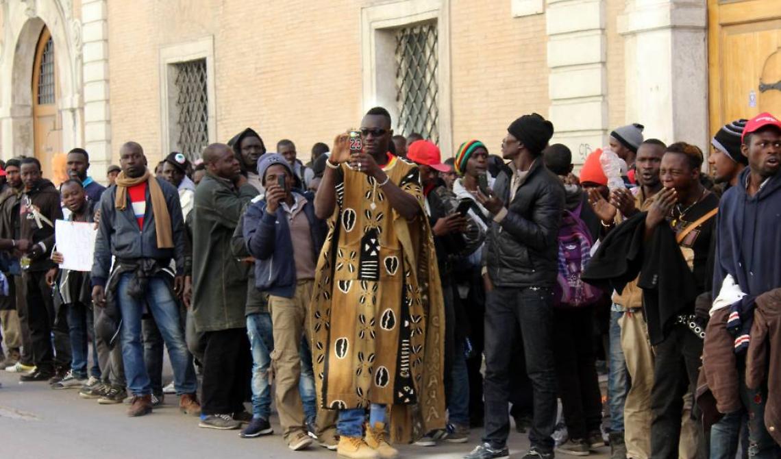 Contro la lentezza burocratica scendono in Piazza gli ospiti del Cara