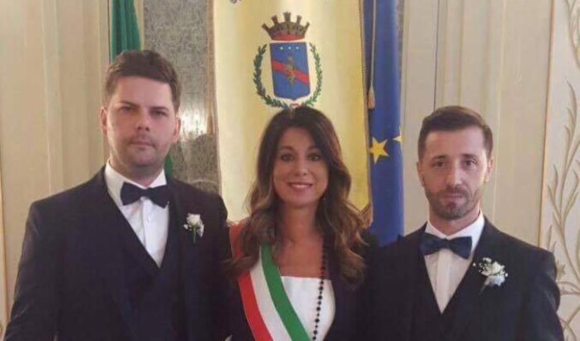 Lo sposo e lo sposo: a Potenza il primo matrimonio gay