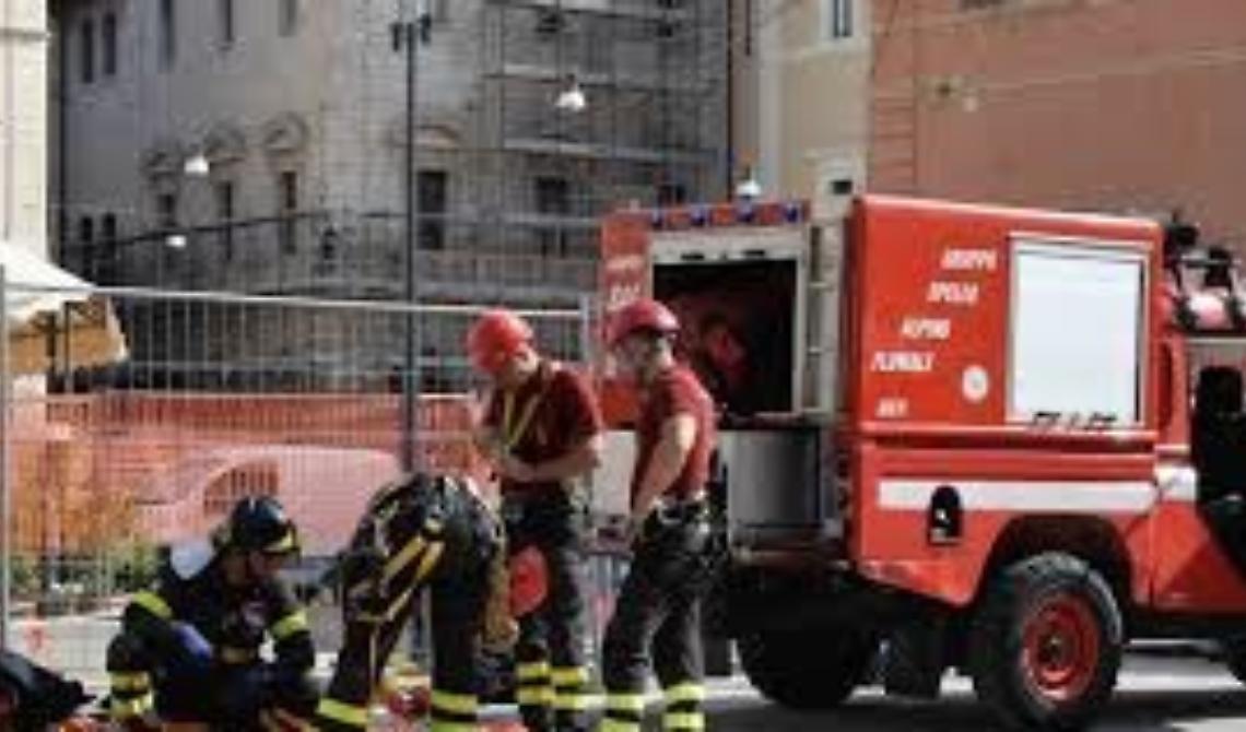 Foggia: Vico Corridoio, bomba carta in pieno centro storico 