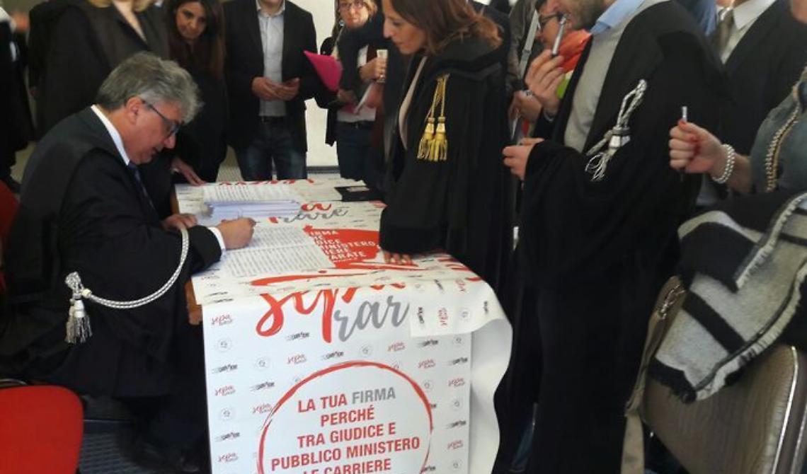 Raccolta firme per la separazione delle carriere