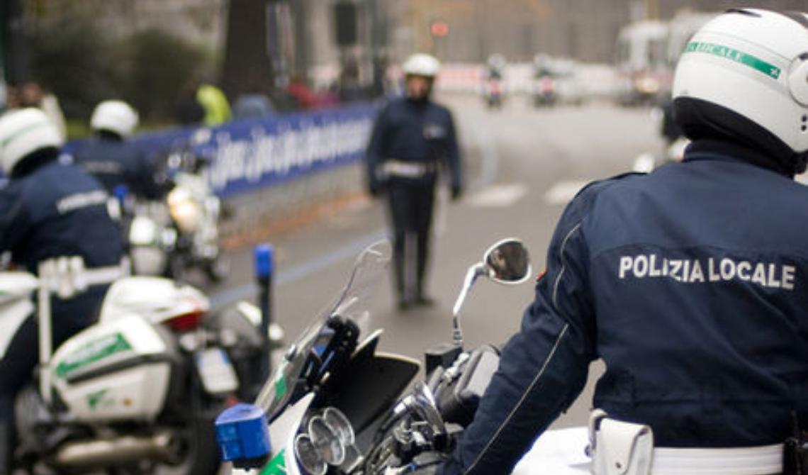 Matera, turista belga perde il portafogli con 1.500 euro: lo ritrova la polizia locale