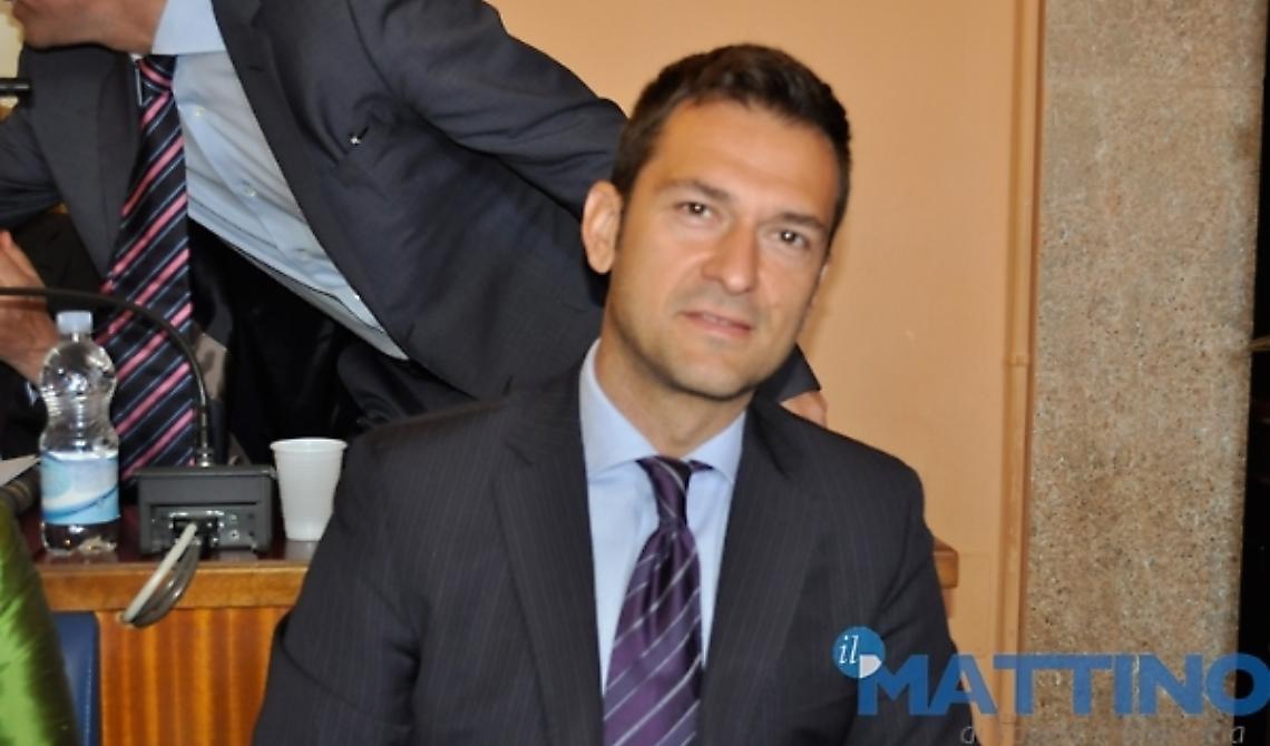 Di Giuseppe e Di Muzio prendono le distanze dal "colpo" di testa dei loro consiglieri e sospendono Pertosa