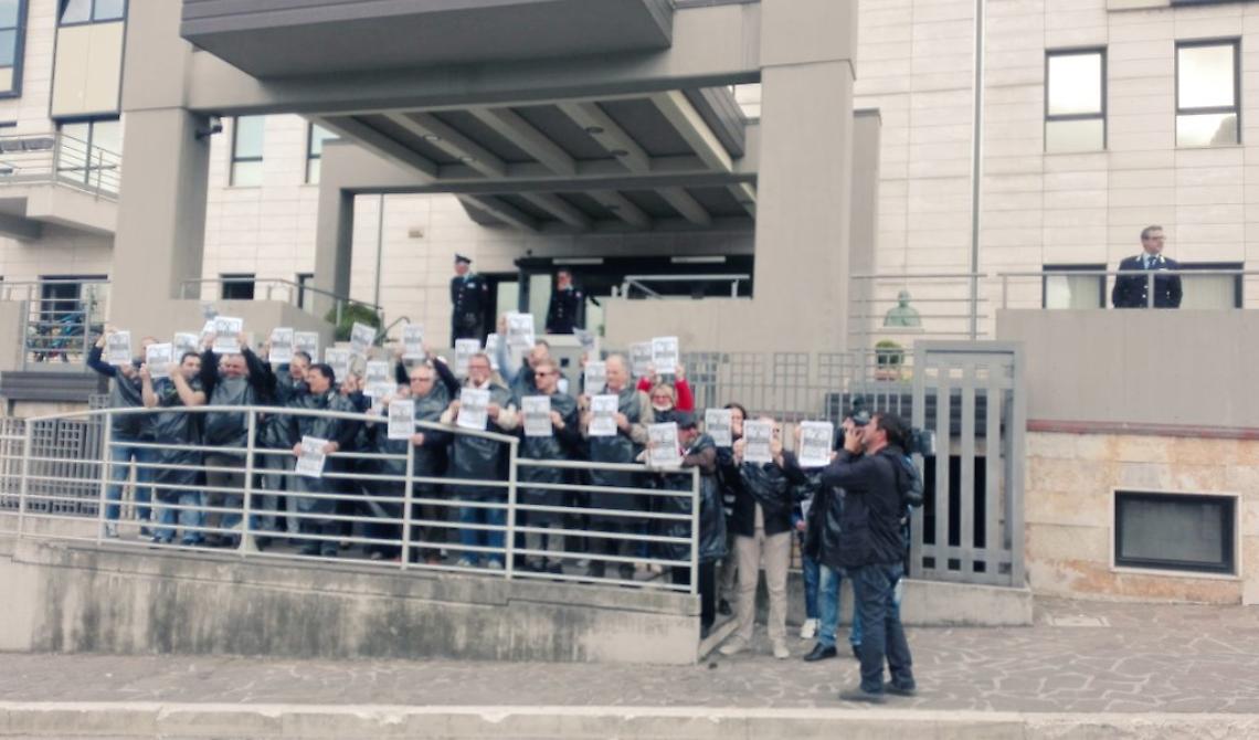 #NoPetrolio #NoPittella: flash mob pentastellato a Potenza