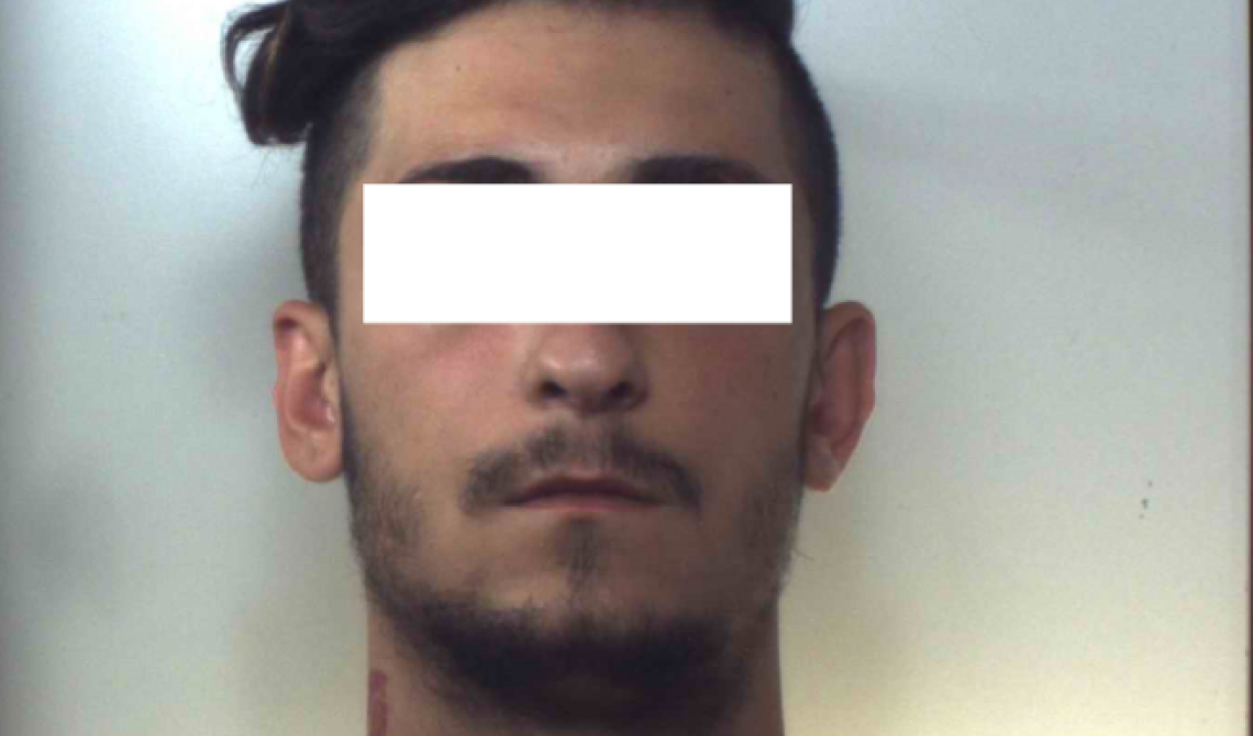 Uno si avventa contro i carabinieri dopo una rissa, l’altro picchia i genitori:  doppio arresto a Trinitapoli
