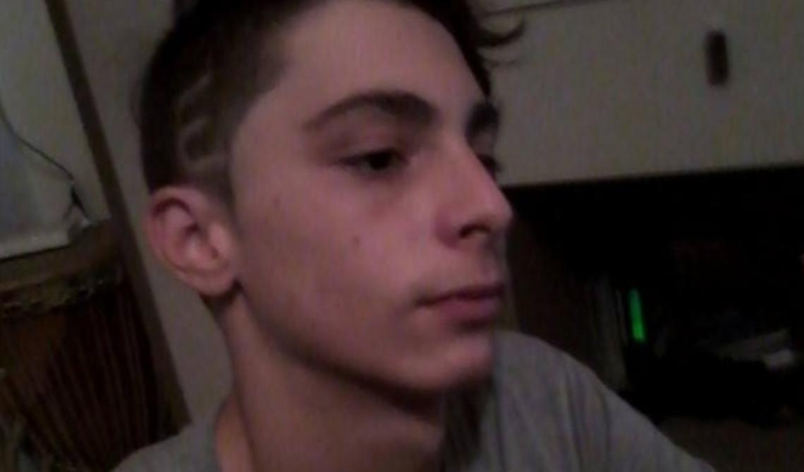 Matteo accoltellato alla gola. L'arma del delitto è un coltello di 14 centimetri