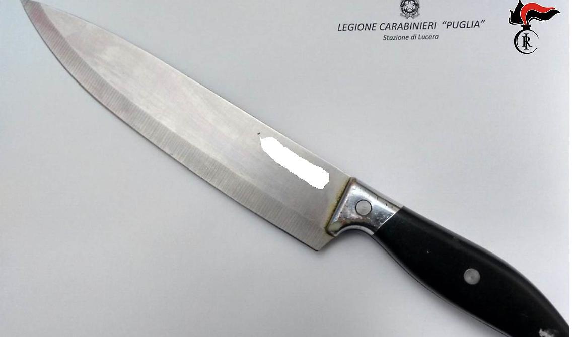 Lucera, con un coltello sotto casa della ex fidanzata: 22enne arrestato dai carabinieri 