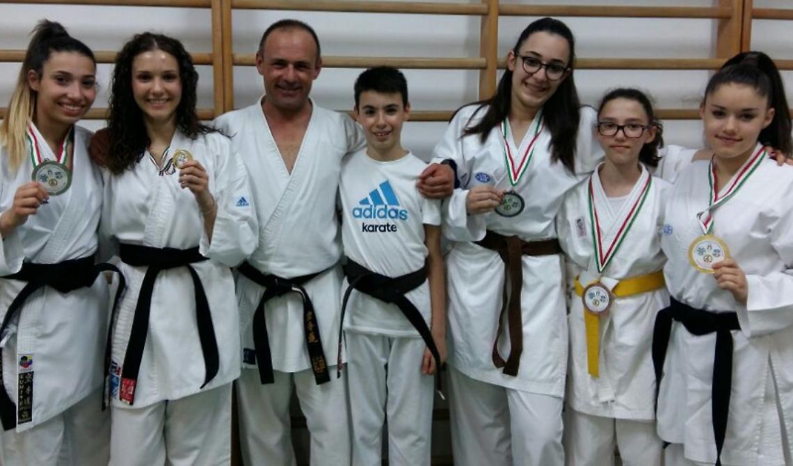 XXVII Trofeo Nazionale di Karate di Eboli , la compagine foggiana conquista 5 medaglie 