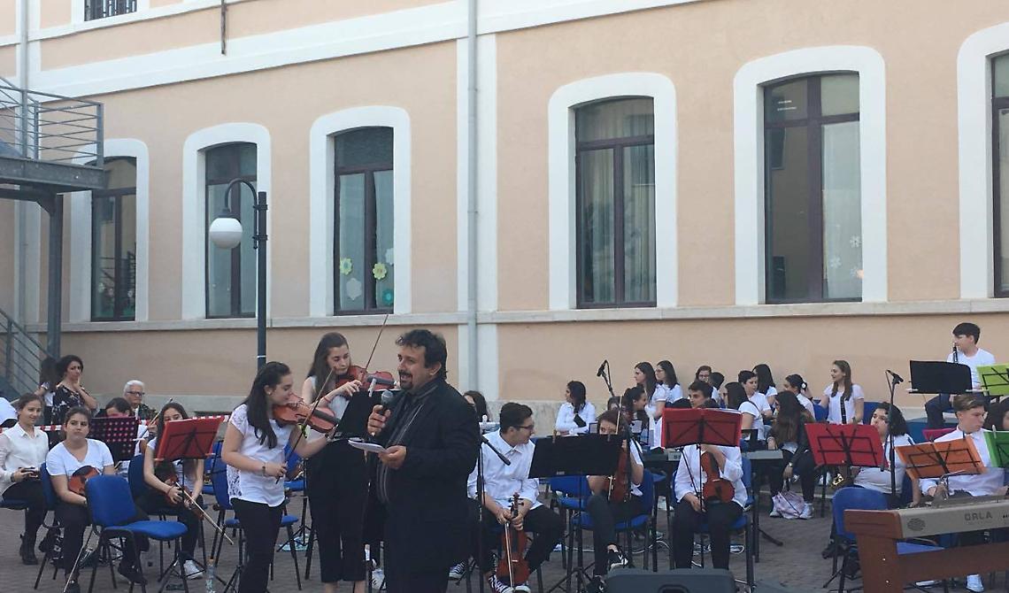 E il saggio di fine anno alla "Parisi De Sanctis" di Foggia finisce in musica 