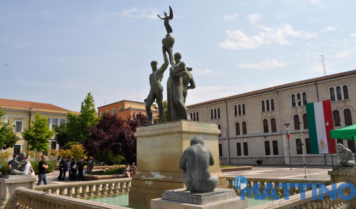 Oggi, 4 Giugno 1928, Vittorio Emanuele III inaugura a Foggia l'attuale Piazza Italia e il monumento ai caduti