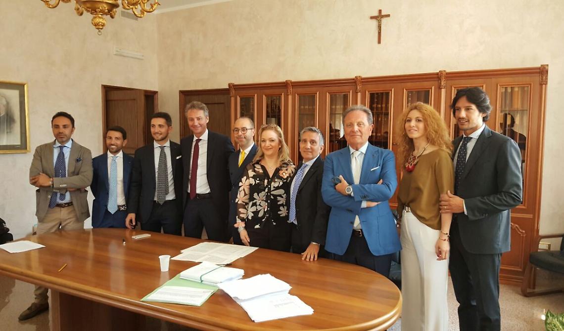 Ora c'è anche l'atto del notaio: il "Don Uva" è ufficialmente del gruppo foggiano D'Alba-Telesforo