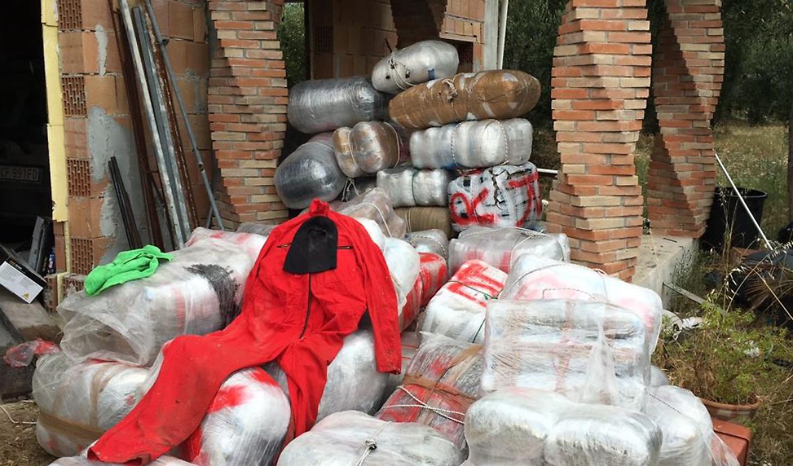 A 21 anni ed è già custode di oltre mille chili di marijuana: arrestato peschiciano 