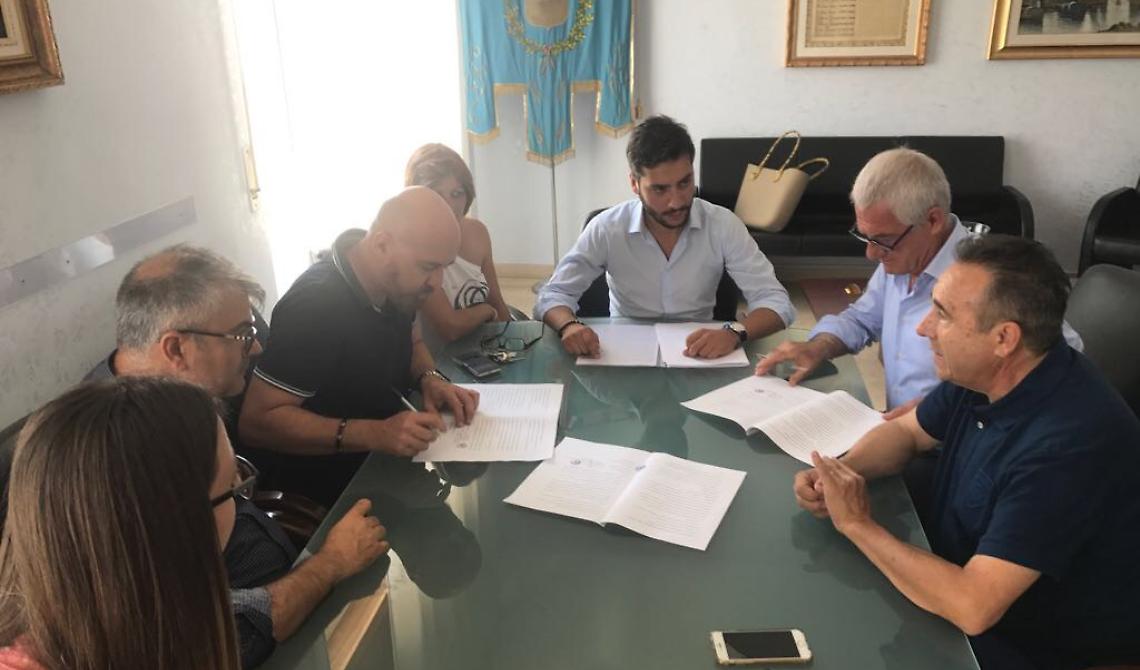Zapponeta, firmata la convenzione tra il Comune e il Collegio dei Geometri: è la prima in Provincia di Foggia