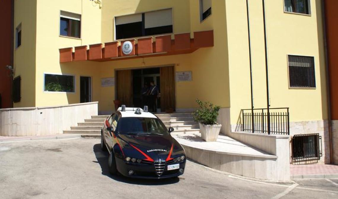Melfi, rubano Gratta & vinci per 400 euro: ai domiciliari 