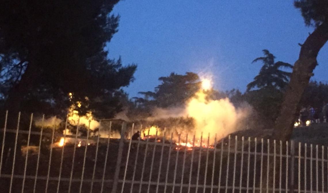 Torremaggiore, la Villa Comunale ha rischiato di andare a fuoco