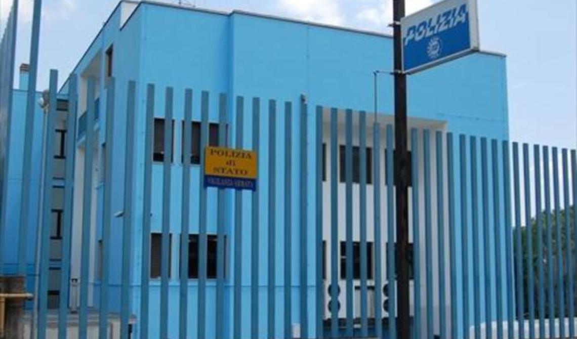 Molesta la ex e la figlia minorenne: stalker ai domiciliari