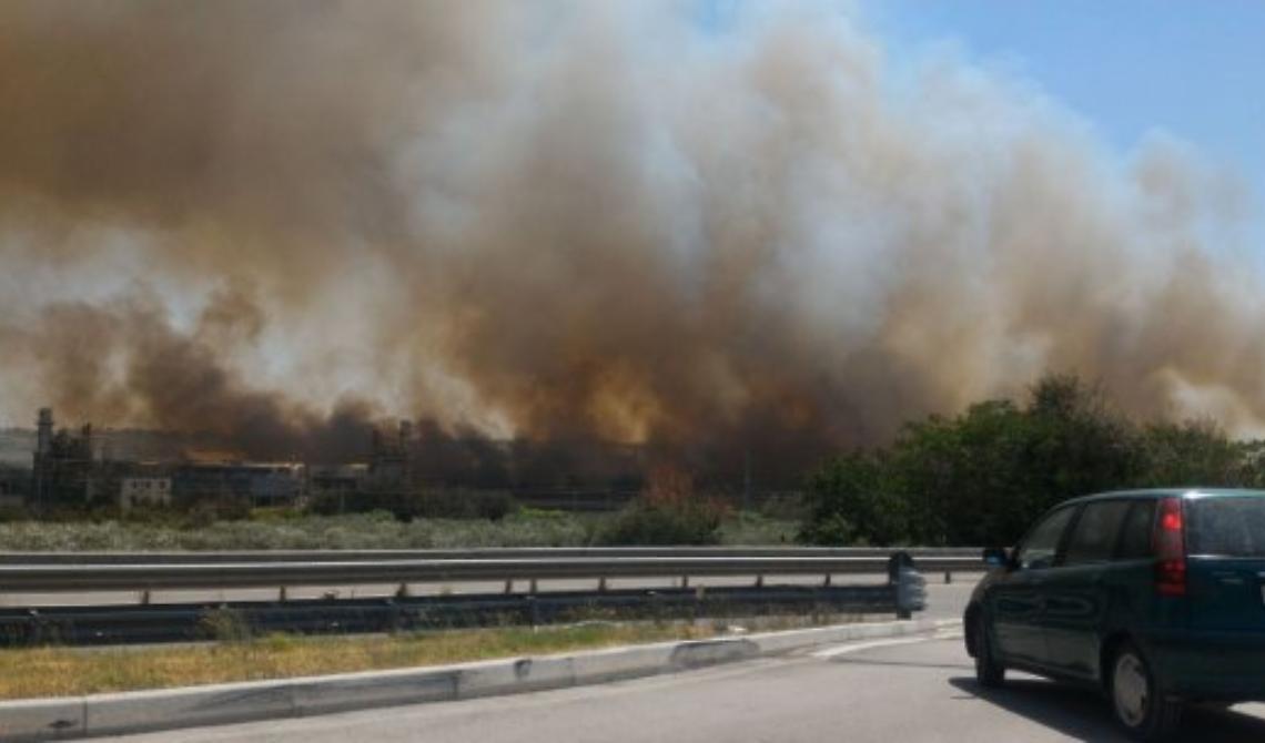 Incendi sulla Termoli-Foggia, sospesa la circolazione ferroviaria